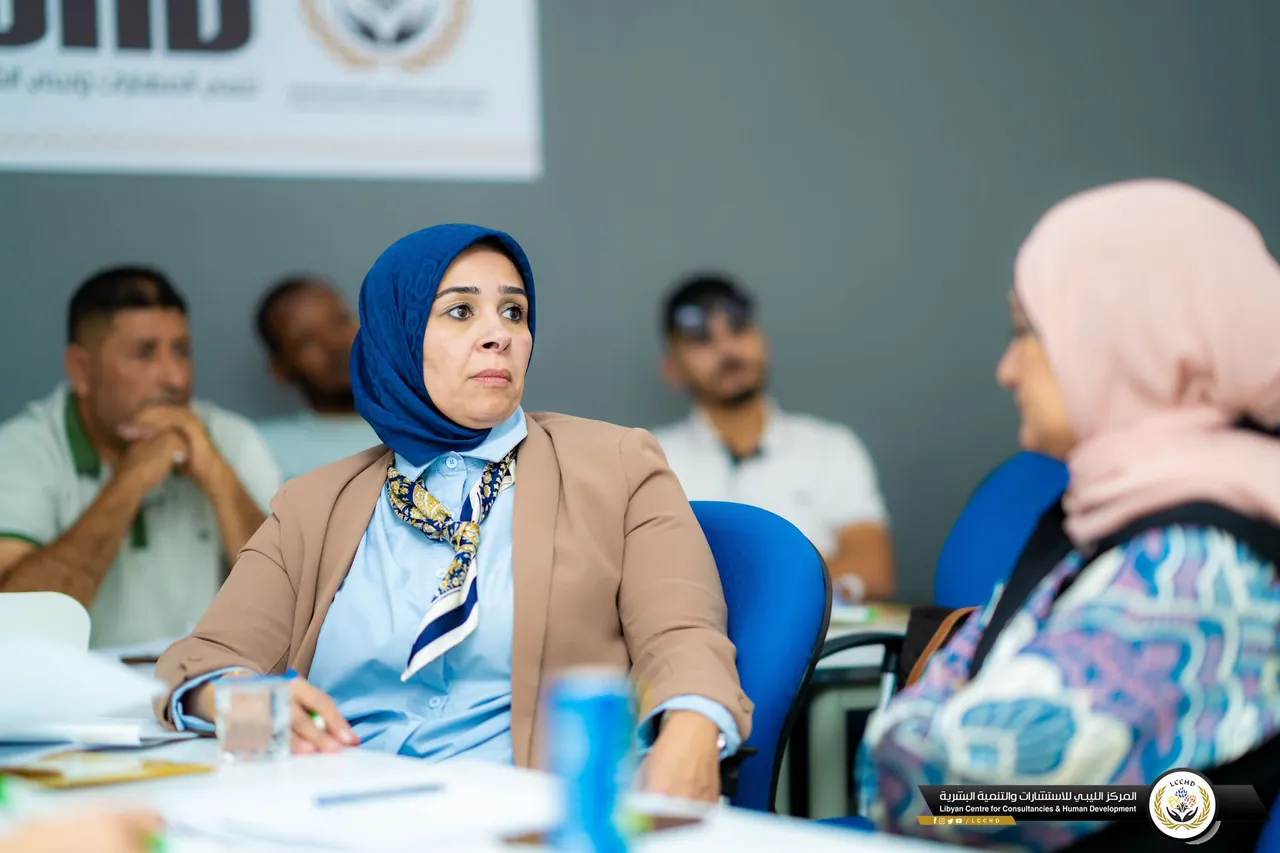 افتتاح دورة «مهارة إدارة فرق العمل» لموظفي فرع شرق بنغازي
