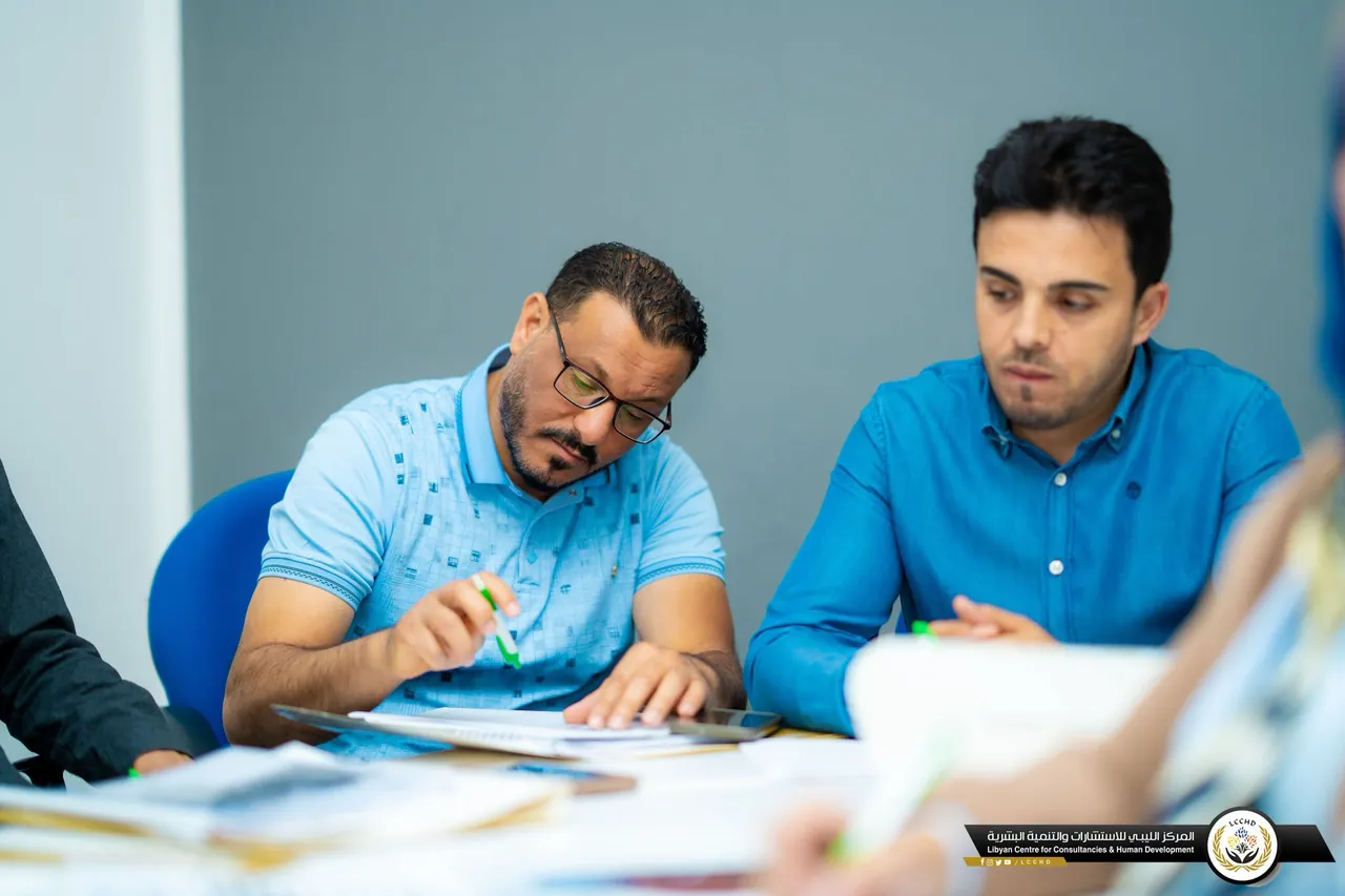 افتتاح دورة «مهارة إدارة فرق العمل» لموظفي فرع شرق بنغازي